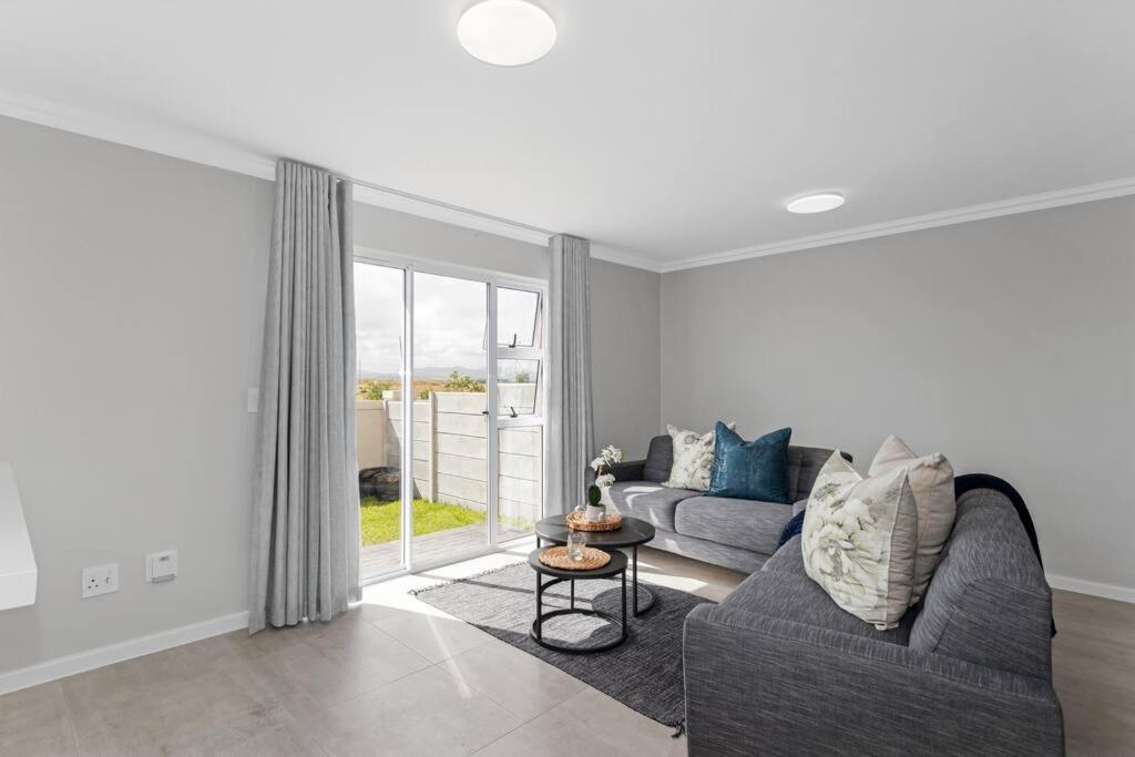 Elegant, Spotless 2 Bed For Enchanted Cape Town